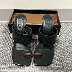 Black/Brown heeled sandals